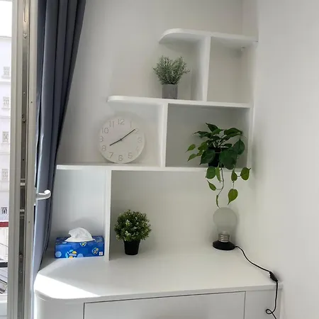 Charming Near Chatelet Saint Sauveur 아파트