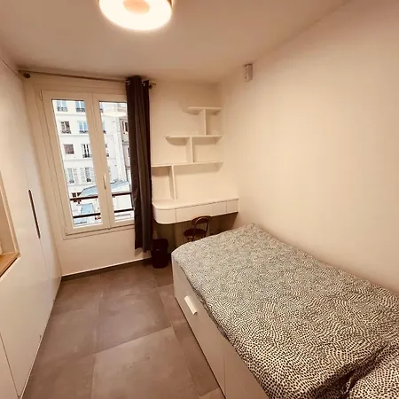 Charming Near Chatelet Saint Sauveur *