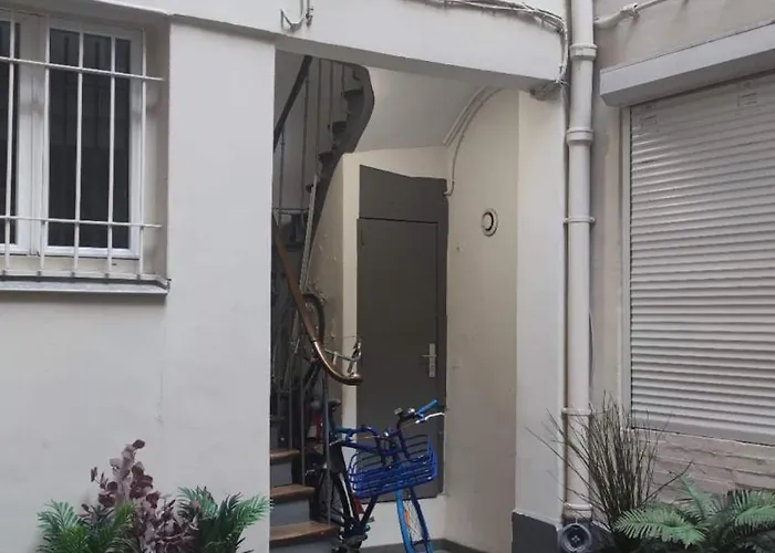 Charming Near Chatelet Saint Sauveur *